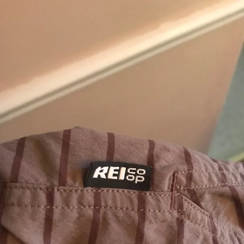 REI Taupe/Brown Striped Short Sleeve Shirt -  Size Large - Picture 6 of 9